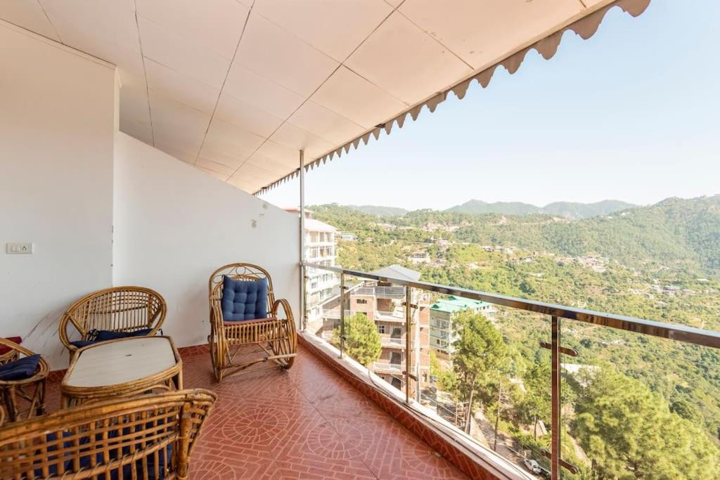 Kasauli Edge Apt With Balcony Exterior photo