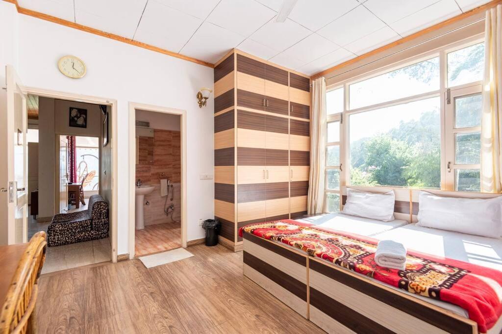 Kasauli Edge Apt With Balcony Exterior photo